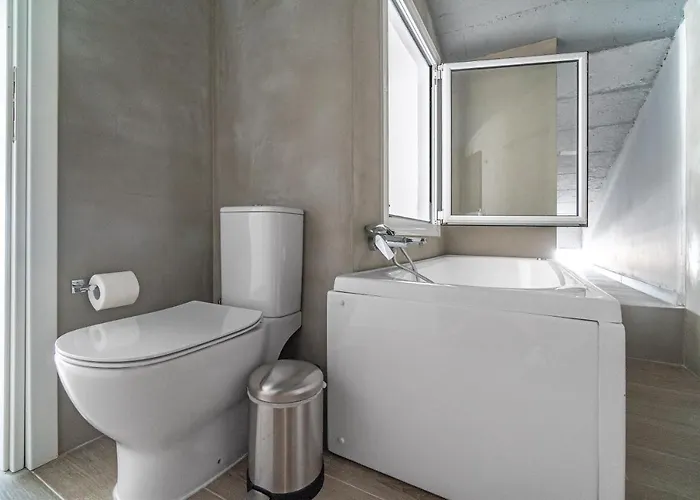 Costa Vasia Boutique *